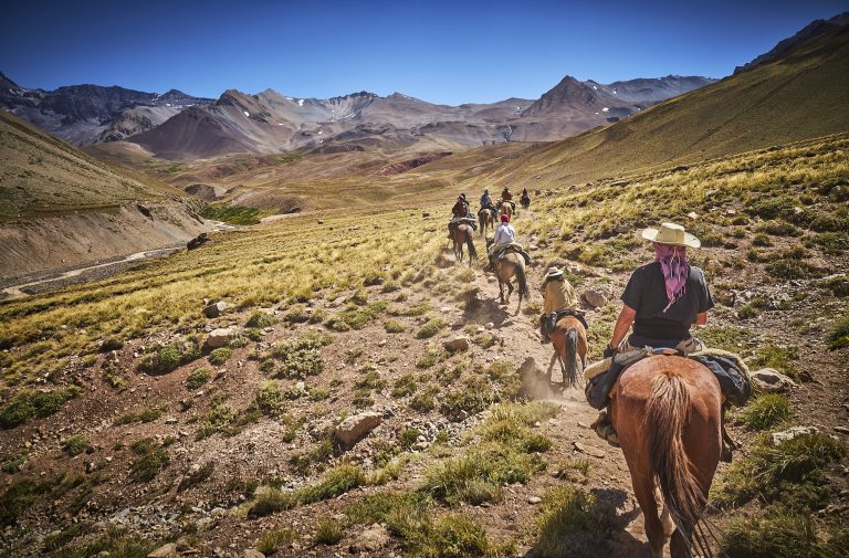 experience unforgettable adventures with andes riding holidays. discover breathtaking landscapes, local culture, and expert-guided horseback tours across the majestic andes mountains.