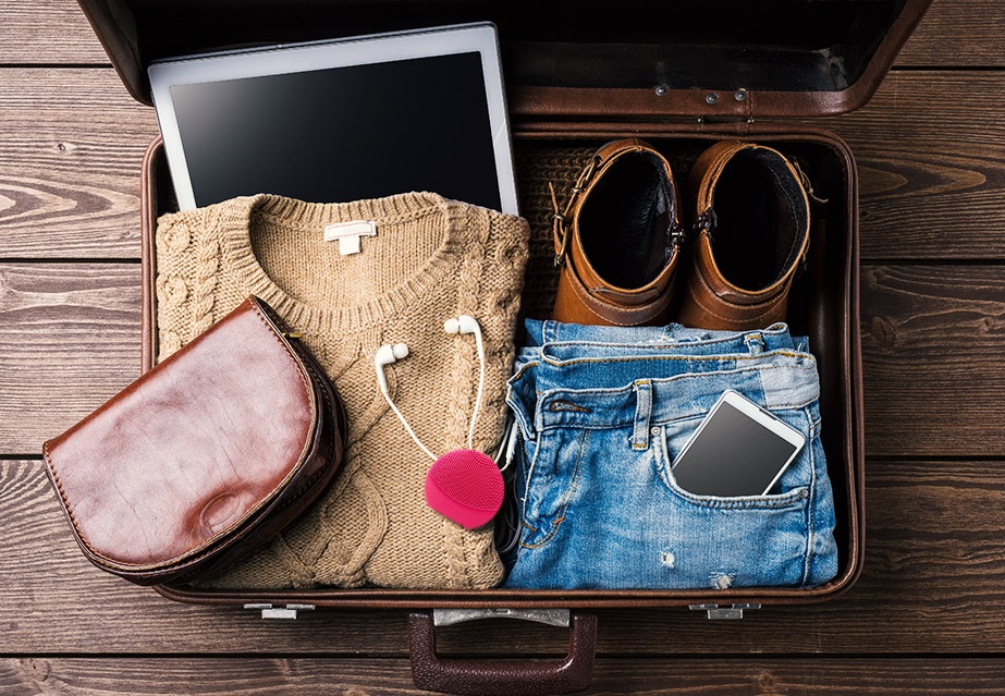 discover the art of minimalist packing for travel! learn practical tips to pack lighter, save space in your suitcase, and enjoy stress-free journeys with only the essentials. perfect for frequent travelers and adventure seekers.