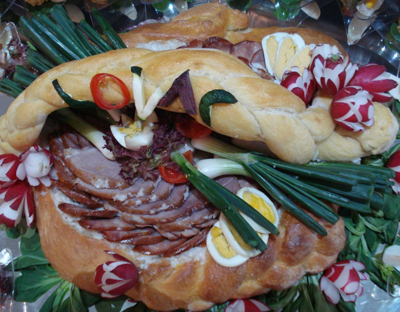 discover unique riding holiday cuisine experiences combining horseback adventures with delicious local food and gourmet dining in beautiful destinations worldwide.