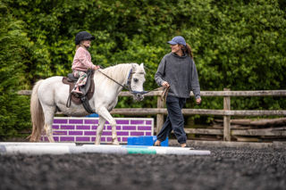 experience thrilling journeys with teen riding adventures. explore exciting trails, build confidence, and create unforgettable memories on horseback, perfect for adventurous teens seeking fun and new challenges.